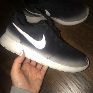 Nike Roshe Run Black Gradient Running Shoes